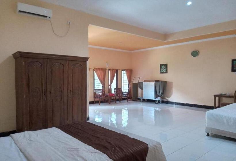 فندق Capital O 93391 Golden Manggis