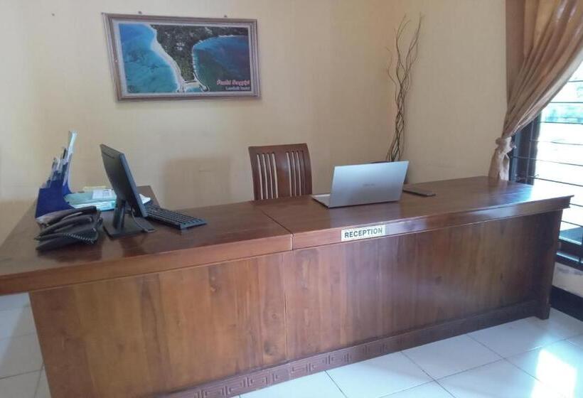 בית מלון כפרי Capital O 93391 Golden Manggis