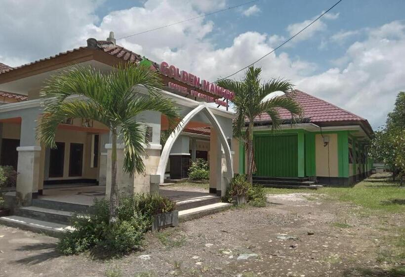 בית מלון כפרי Capital O 93391 Golden Manggis