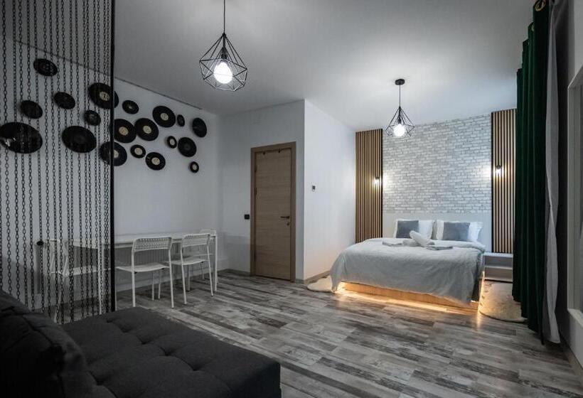 בית מלון כפרי Casa Basarab Brasov