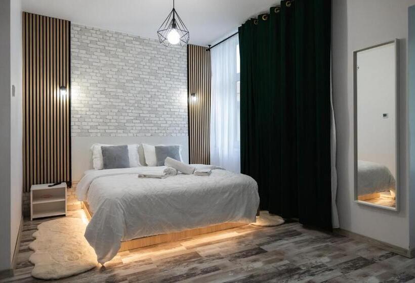 בית מלון כפרי Casa Basarab Brasov