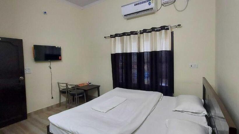 호텔 Collection O Wave Family Restaurant And Guest House