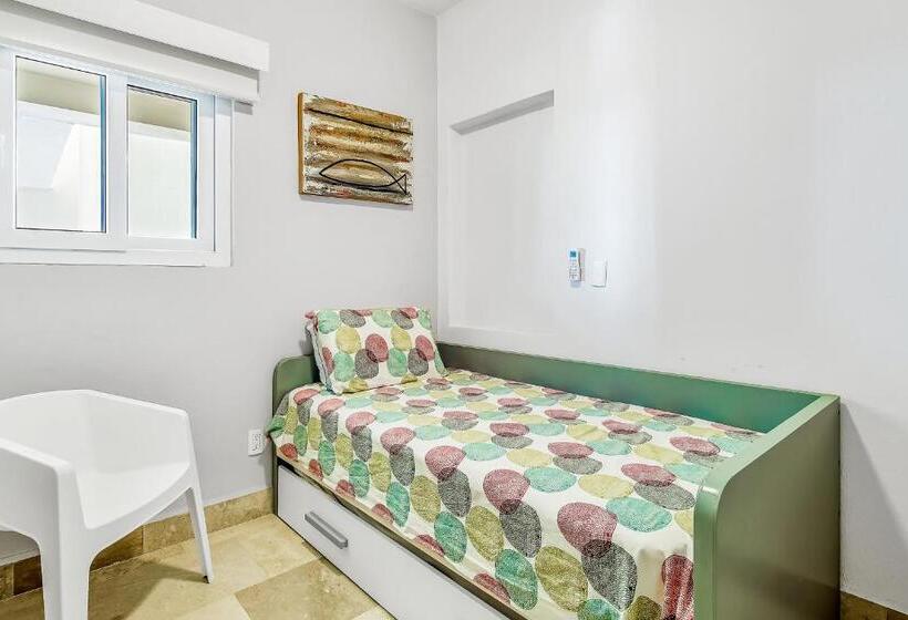 فندق Flamingos Beach 401