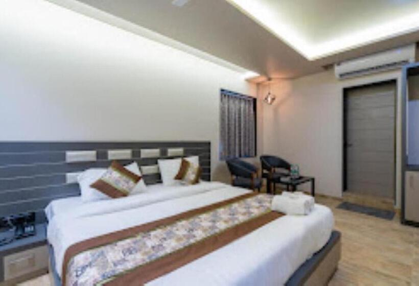 בית מלון כפרי Goldstar,rajkot