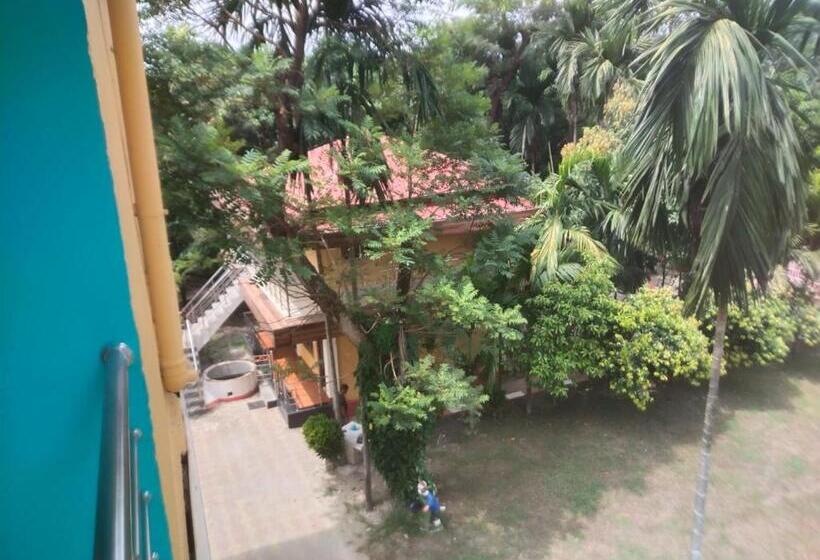 בית מלון כפרי Jupiter Eco Resort