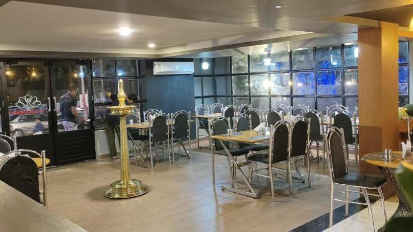 호텔 Mangala Temple View