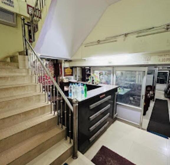 호텔 Om Sai, Anuppur