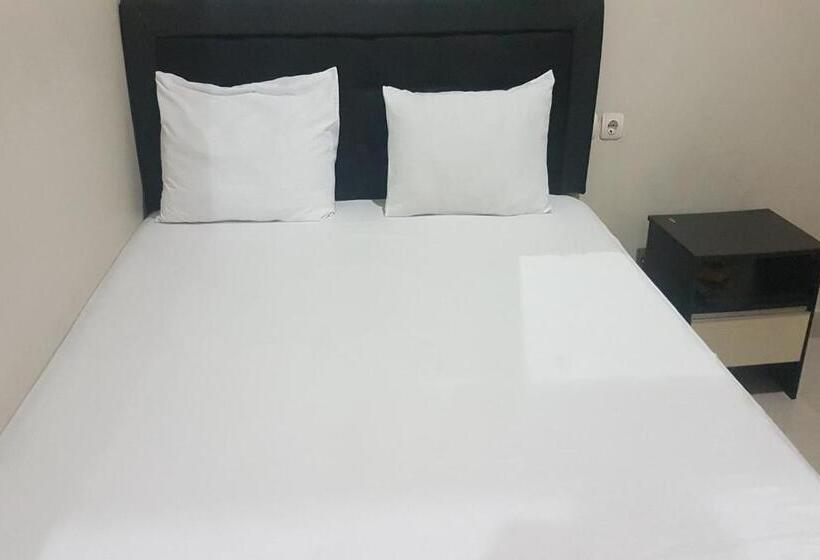 Otel Oyo 93360 Wisma Subur