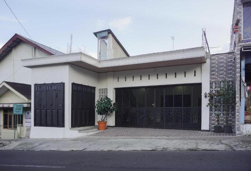 فندق Senja Dieng Homestay Syariah Redpartner