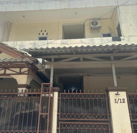 酒店 Oyo 93379 S12