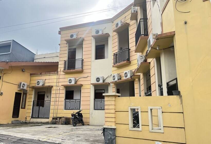 ホテル Oyo 93380 Penginapan Mangkoe Barokah