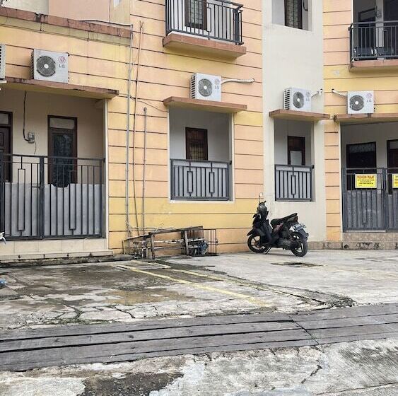 هتل Oyo 93380 Penginapan Mangkoe Barokah