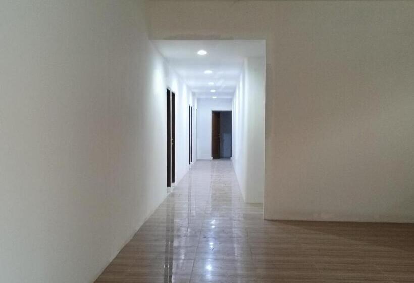 فندق Oyo 93388 Enjoy Homestay & Cafe