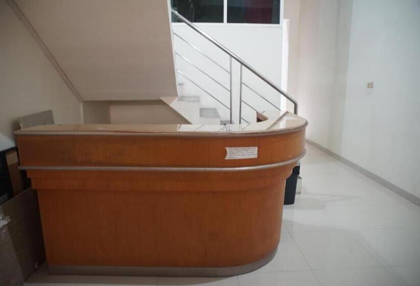 فندق Oyo 93388 Enjoy Homestay & Cafe