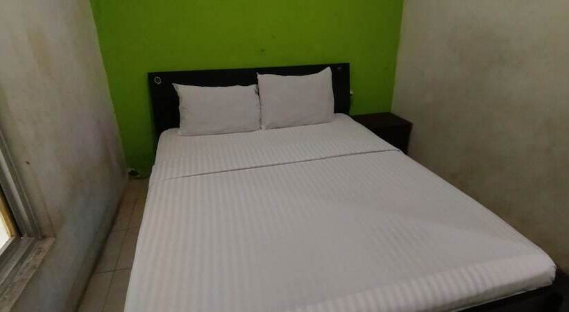 Отель Oyo 93400 Pondok Tawing Rumbih