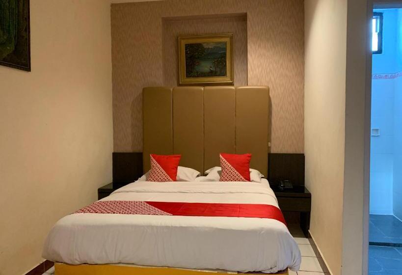 בית מלון כפרי Oyo 93404 Penginapan Fauziah Syariah