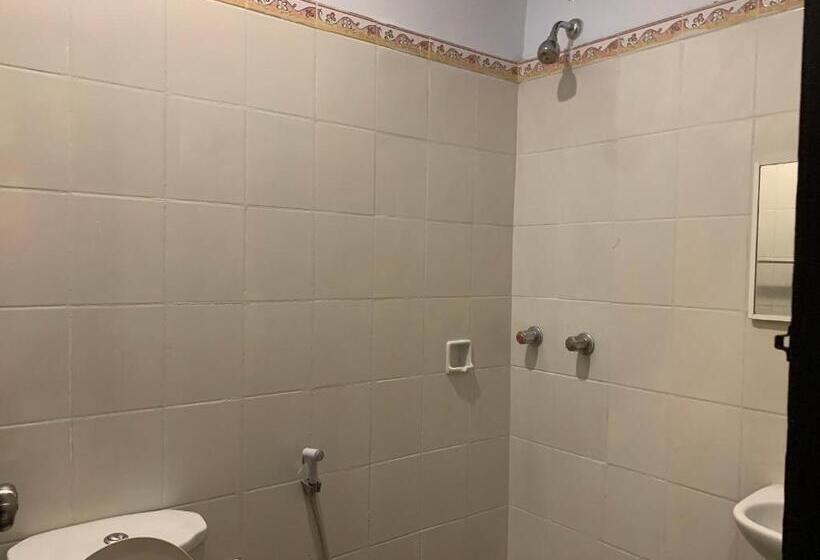 בית מלון כפרי Oyo 93404 Penginapan Fauziah Syariah