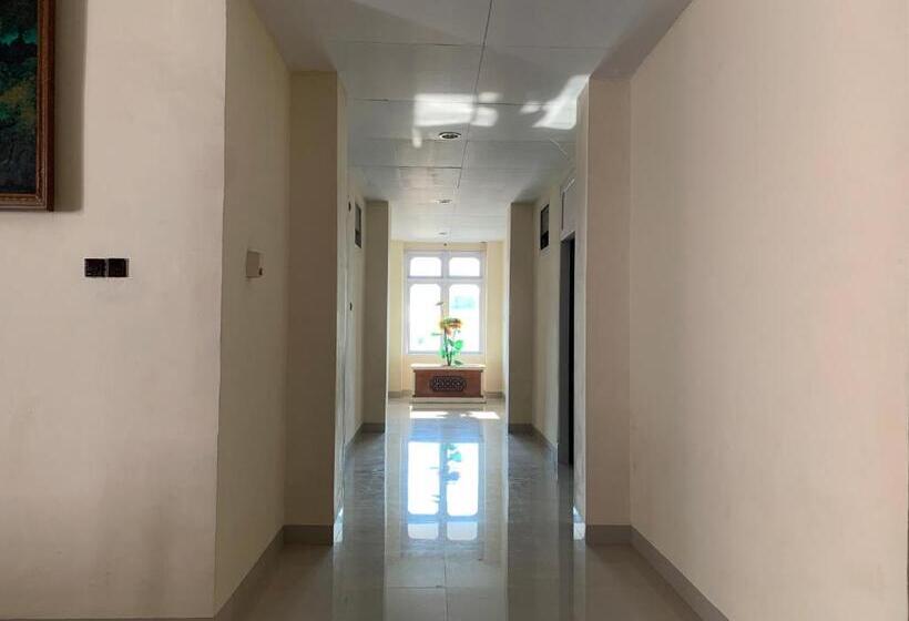 בית מלון כפרי Oyo 93404 Penginapan Fauziah Syariah