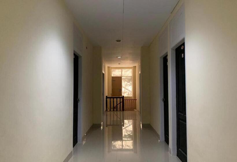 בית מלון כפרי Oyo 93404 Penginapan Fauziah Syariah