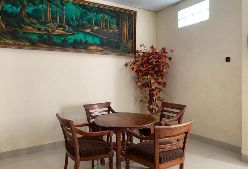 בית מלון כפרי Oyo 93404 Penginapan Fauziah Syariah