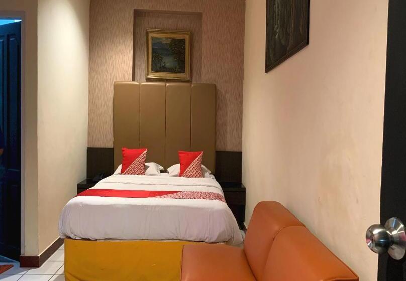 בית מלון כפרי Oyo 93404 Penginapan Fauziah Syariah