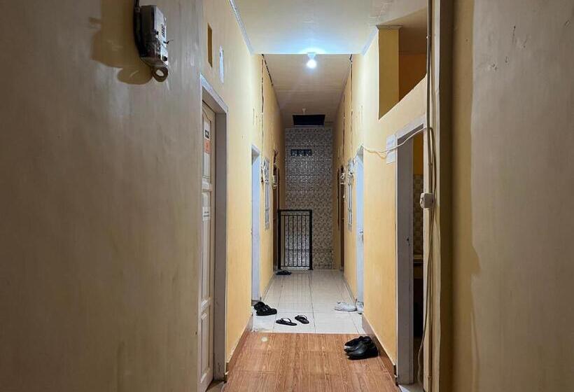 هتل Oyo 93412 Kost Irma Syariah