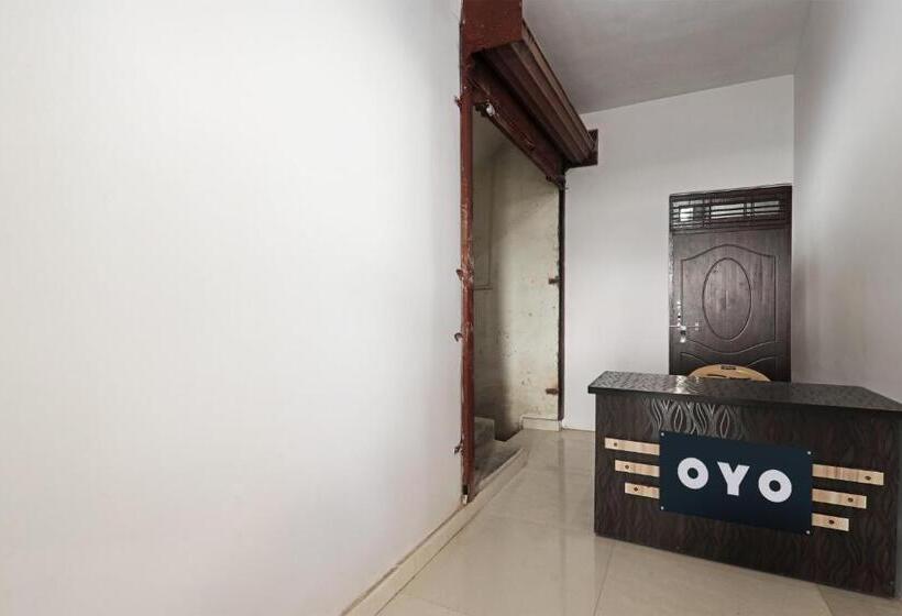 Отель The Golden