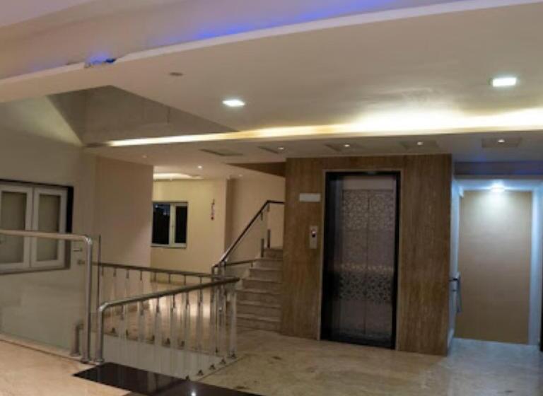 Hotel Pearl Palace Rajkot