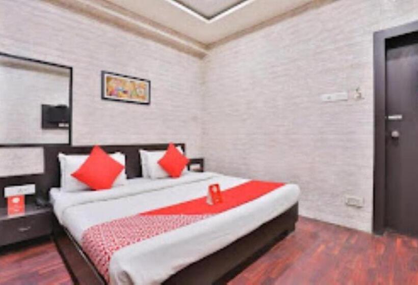 בית מלון כפרי Sk,gujrat