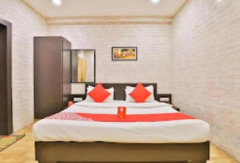 בית מלון כפרי Sk,gujrat