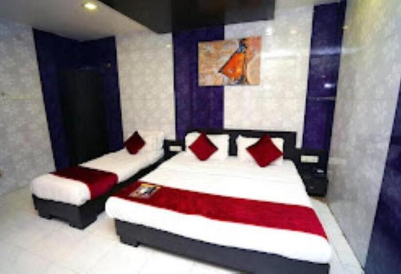 בית מלון כפרי Sk,gujrat