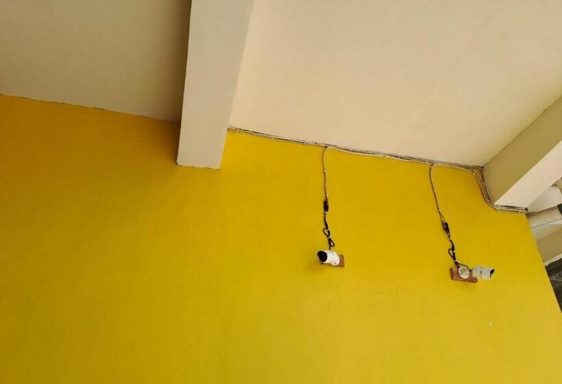 ホテル Spot On 93367 Wisma Sidosari Syariah