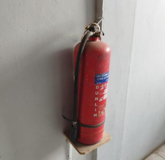 ホテル Spot On 93367 Wisma Sidosari Syariah