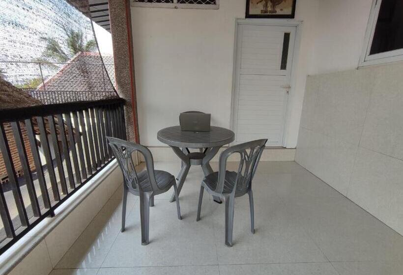 ホテル Spot On 93367 Wisma Sidosari Syariah