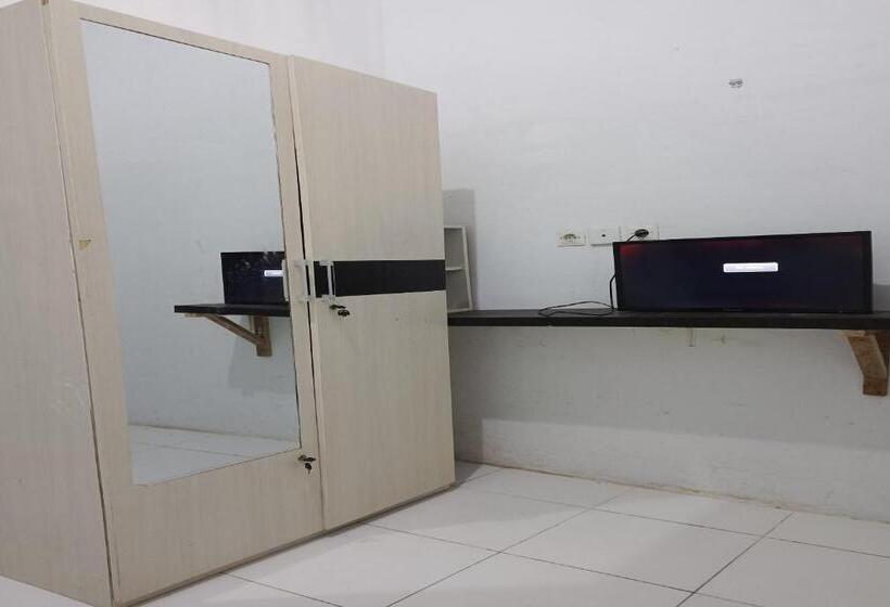 בית מלון כפרי Spot On 93375 Elang Homestay