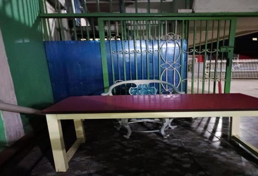 בית מלון כפרי Spot On 93375 Elang Homestay