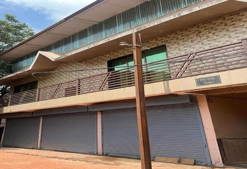 ホテル The Hilltop Residency, Matheran