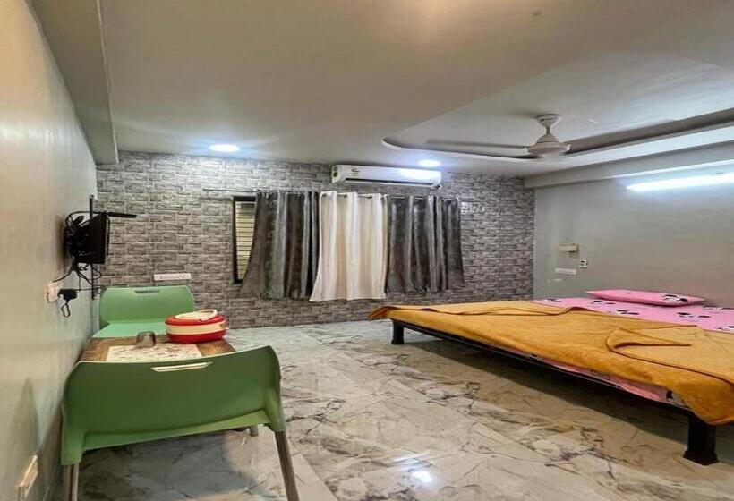 ホテル The Hilltop Residency, Matheran