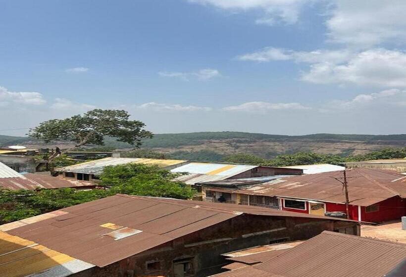 ホテル The Hilltop Residency, Matheran