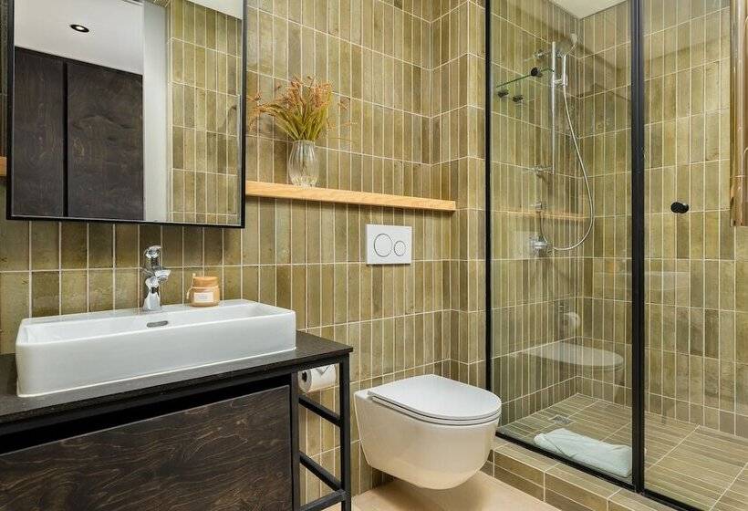 Neighbourgood 84 Harrington