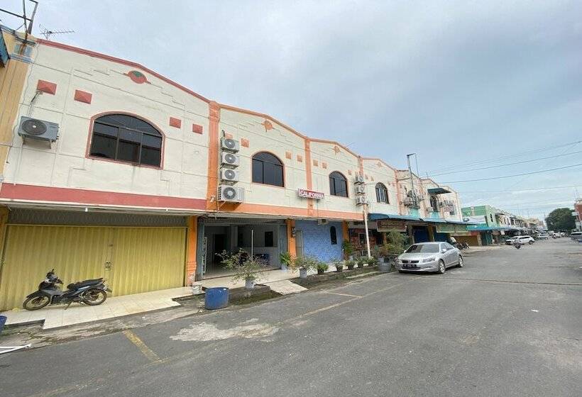 ホテル California Mitra Reddoorz