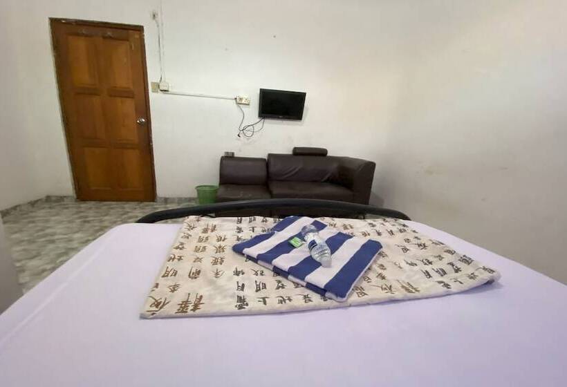 ホテル California Mitra Reddoorz