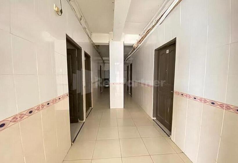 ホテル California Mitra Reddoorz