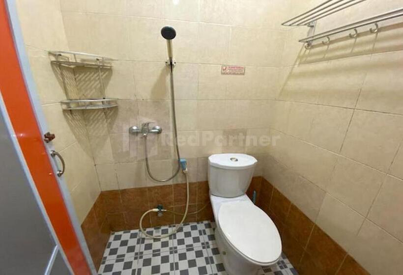 ホテル California Mitra Reddoorz