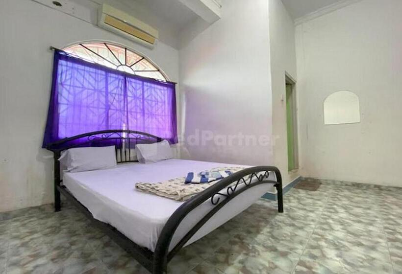 ホテル California Mitra Reddoorz