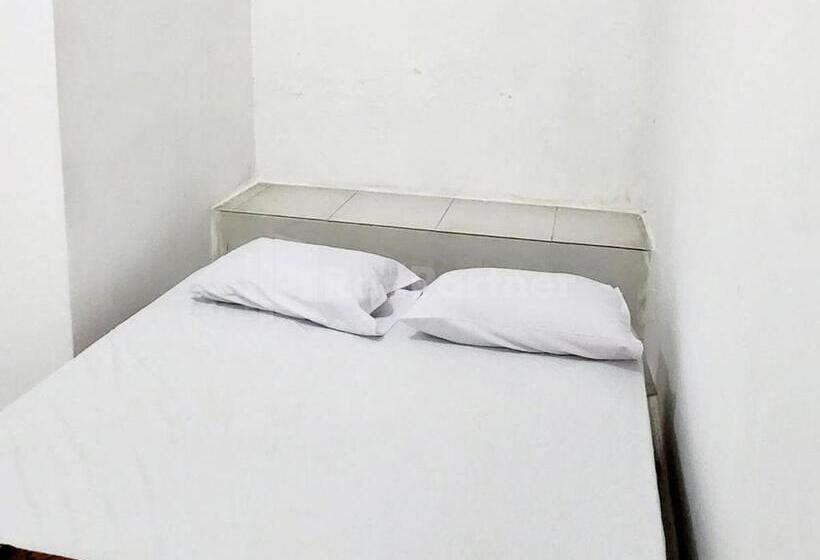 ホテル California Mitra Reddoorz