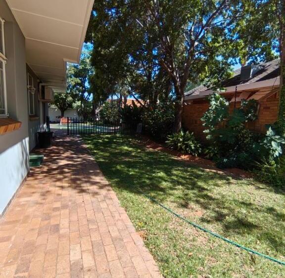 Pensione Carrington Guesthouse