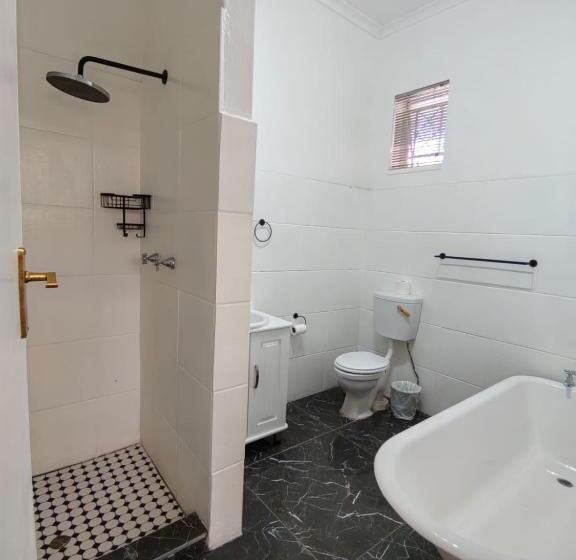 Pensione Carrington Guesthouse