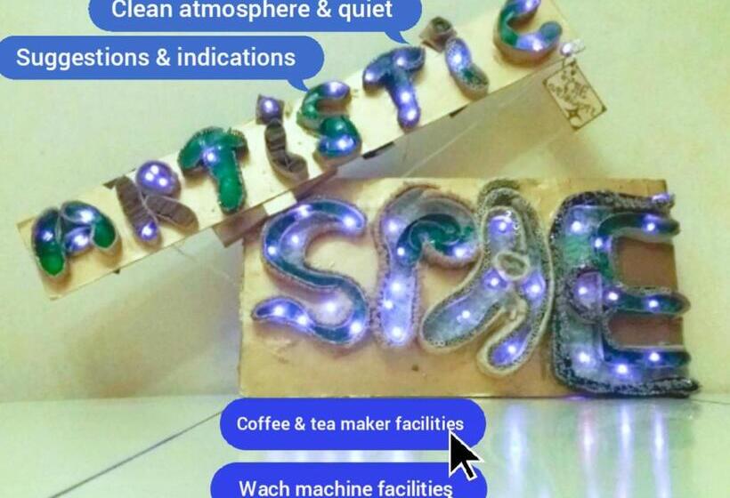 پانسیون Artistic Space In The Centre Room 8