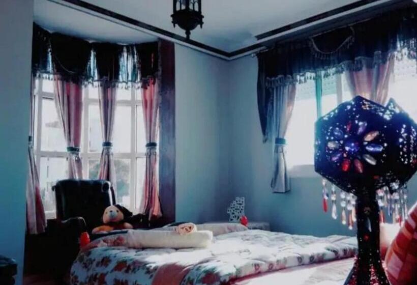 پانسیون Artistic Space In The Centre Room 8